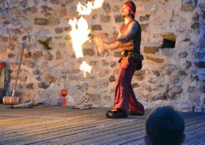 Spectacle “Jongleur de feu”  au château de Faucigny (74)